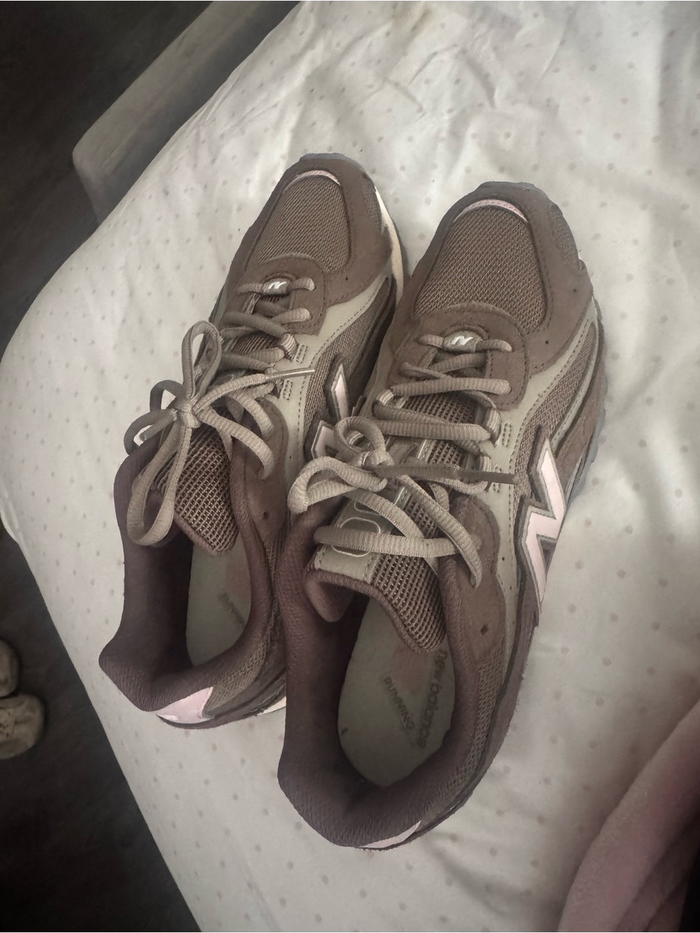 New Balance Women's Brown and Pink Athletic Sneakers